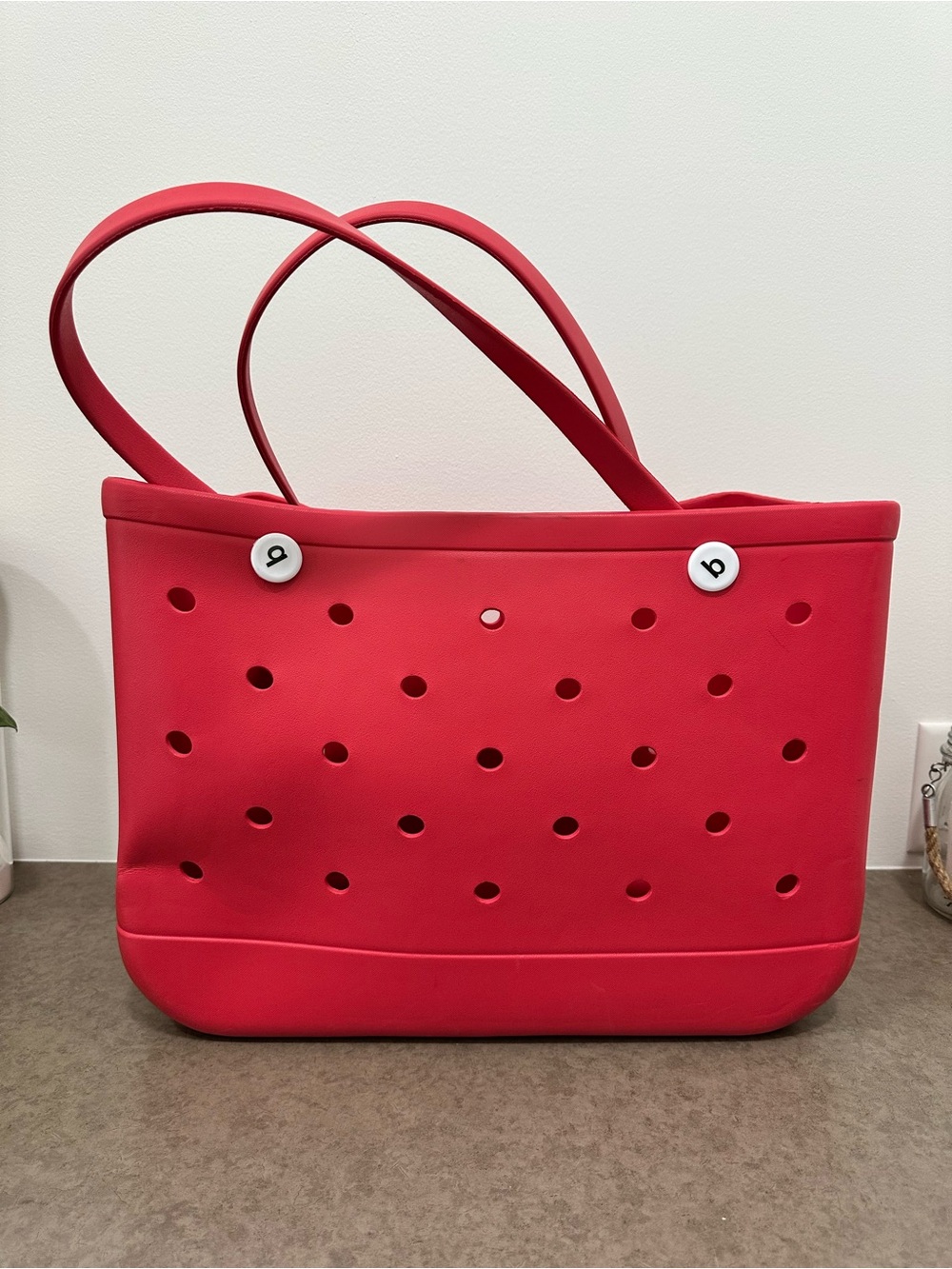 EVA Red Perforated Large Tote Beach Bag Rubber - Unbranded 18” x 8.5” x 13”